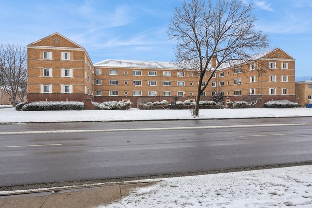 1110 N Harlem Avenue Unit 1N River Forest, IL Condo Active - Photo 1 of 14. Opens carousel modal