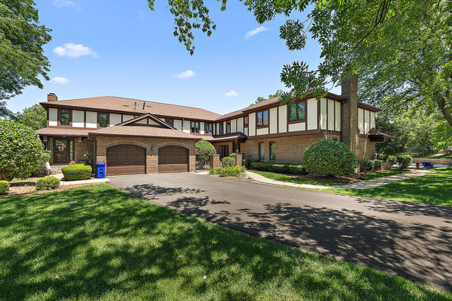 6386 W Willow Wood Drive Unit D2 Palos Heights, IL Townhouse Active - Photo 1 of 28. Opens carousel modal