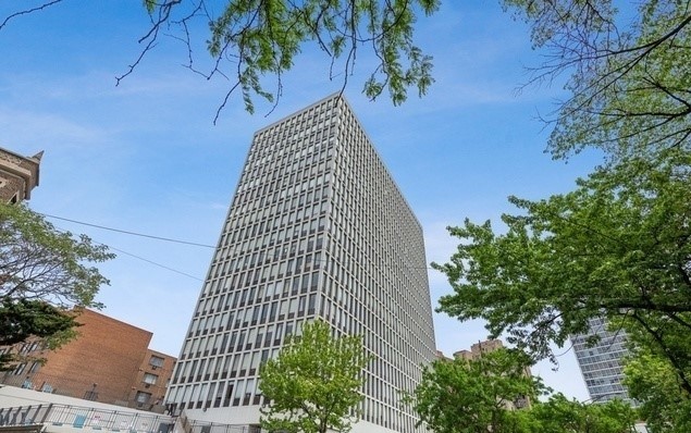 444 W Fullerton Parkway Unit 1809 Chicago, IL Condo Active - Photo 1 of 14. Opens carousel modal