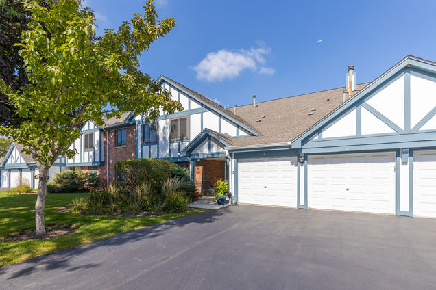 870 Yosemite Trail Unit C Roselle, IL Condo Sold - Photo 1 of 1. Opens carousel modal