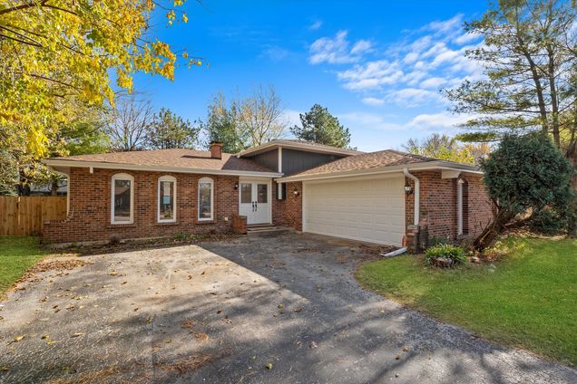18227 Olde Farm Road Lansing, IL House Active - Photo 1 of 25. Opens carousel modal