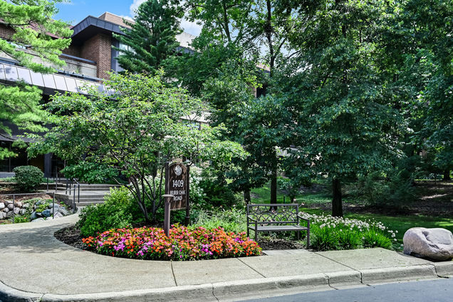 1409 Burr Oak Road Unit 414A Hinsdale, IL Condo Active - Photo 1 of 26. Opens carousel modal