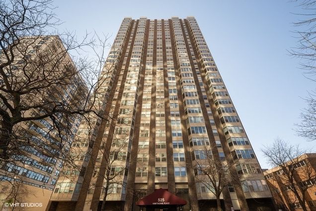 525 W Hawthorne Place Unit 1507 Chicago, IL Condo Active - Photo 1 of 12. Opens carousel modal