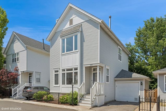 2845 N Wolcott Avenue Unit F Chicago, IL House Contingent - Photo 1 of 22. Opens carousel modal