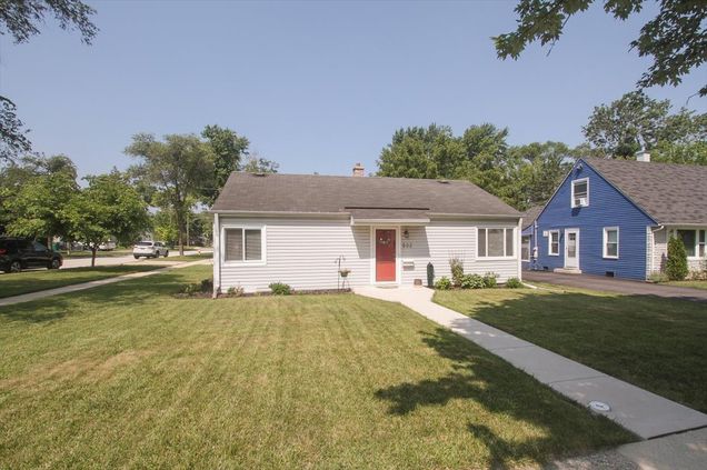 502 N Craig Place Lombard, IL House Active - Photo 1 of 25. Opens carousel modal