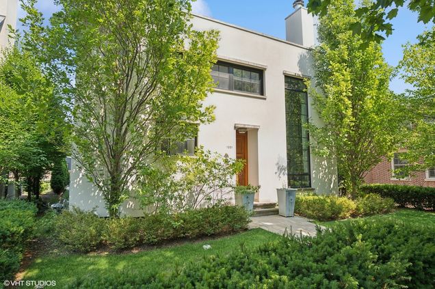1331 Asbury Avenue Evanston, IL House Active - Photo 1 of 46. Opens carousel modal