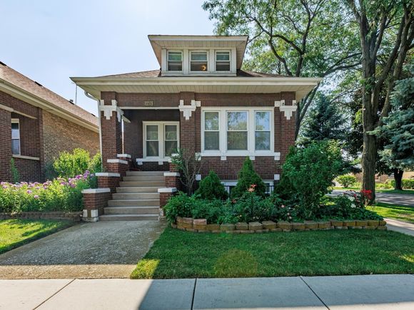 2500 Lombard Avenue Berwyn, IL Multifamily Active - Photo 1 of 28. Opens carousel modal