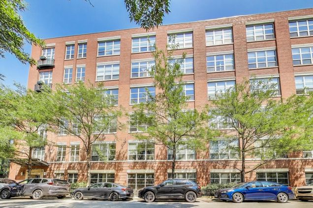1735 N Paulina Street Unit 422 Chicago, IL Condo Contingent - Photo 1 of 25. Opens carousel modal