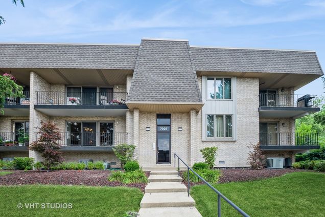 7925 W 157th Street Unit 1N Orland Park, IL Condo Active - Photo 1 of 19. Opens carousel modal