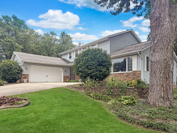 1607 Parkside Court