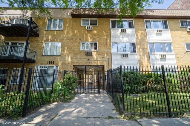 1508 W Pratt Boulevard Unit 2C Chicago, IL Condo Active - Photo 1 of 21. Opens carousel modal