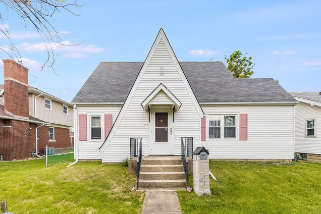 657 1st Street Crete, IL House Active - Photo 1 of 23. Opens carousel modal