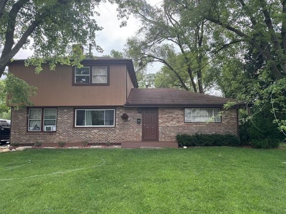 13 Manor Road Lake Zurich, IL House Active - Photo 1 of 28. Opens carousel modal