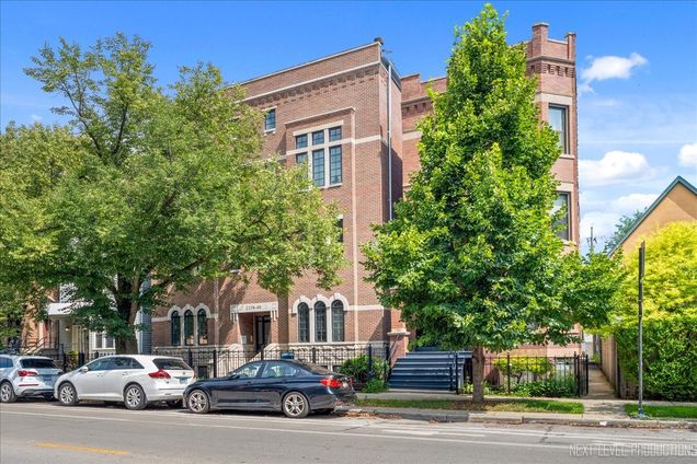 2340 W Roscoe Street Unit 2W Chicago, IL Condo Contingent - Photo 1 of 22. Opens carousel modal