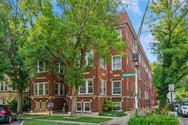 1404 W Thorndale Avenue Unit 3