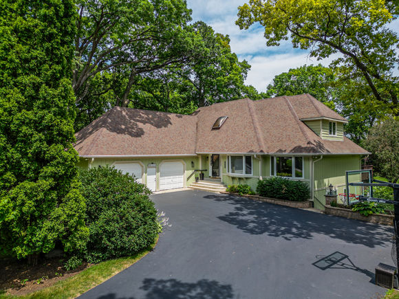 28w520 Pamela Court