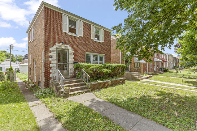 3713 S 57th Court