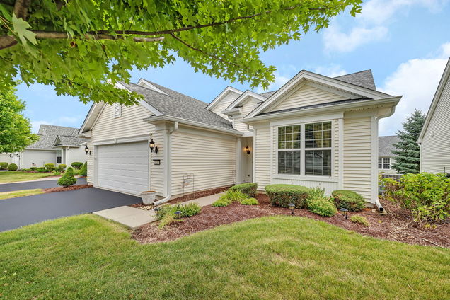 1726 Vantage Drive