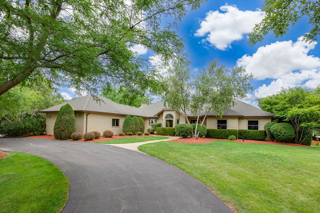 29w354 Beech Court West Chicago, IL House Active - Photo 1 of 25. Opens carousel modal