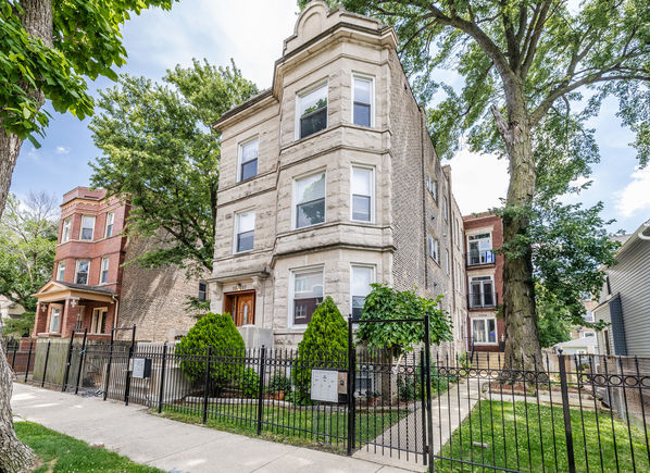 3309 W Dickens Avenue Unit B Chicago, IL Condo Active - Photo 1 of 20. Opens carousel modal