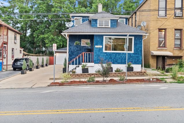 2620 Vermont Street Blue Island, IL House Active - Photo 1 of 20. Opens carousel modal