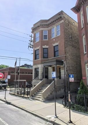 615 W Armitage Avenue Unit 1 Chicago, IL Apartment Active - Photo 1 of 8. Opens carousel modal