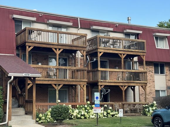 1870 Tall Oaks Drive Unit 2105 Aurora, IL Condo Active - Photo 1 of 20. Opens carousel modal