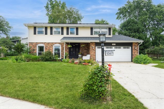 5s671 Buttonwood Court