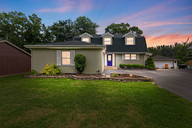 5537 Pershing Avenue Downers Grove, IL House Active - Photo 1 of 30. Opens carousel modal