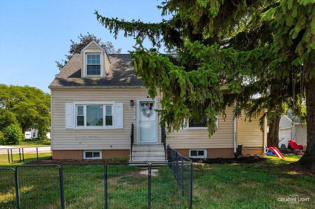 707 E 9th Street Lockport, IL House Active - Photo 1 of 17. Opens carousel modal