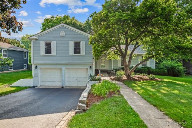 509 S Forest Avenue Batavia, IL House Active - Photo 1 of 34. Opens carousel modal