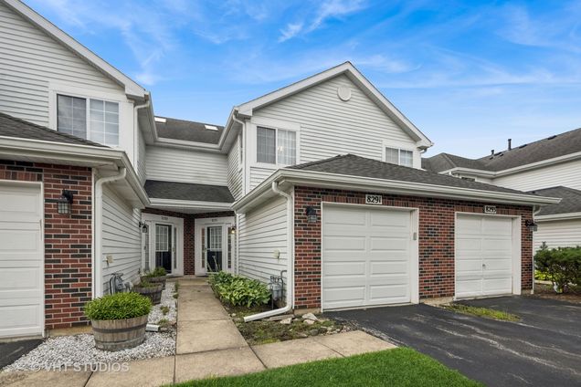 8291 Ripple Ridge Drive Unit 8291 Darien, IL Condo Active - Photo 1 of 23. Opens carousel modal