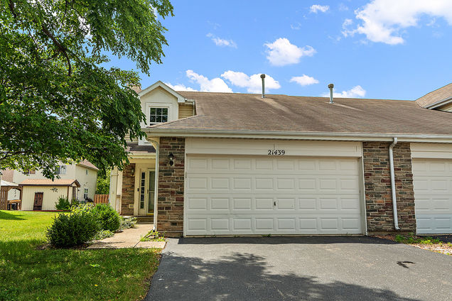 21439 Abbey Lane
