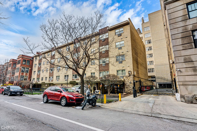 420 W Aldine Avenue Unit 506 Chicago, IL Condo Active - Photo 1 of 12. Opens carousel modal
