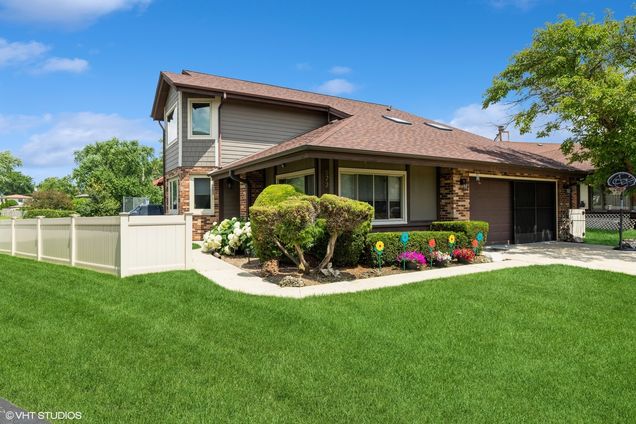 522 Waikiki Drive S