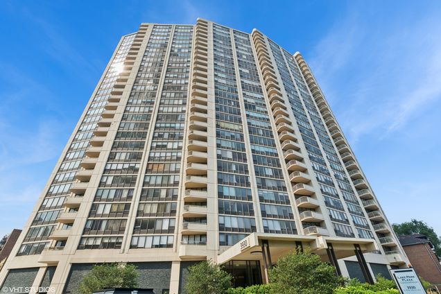 3930 N Pine Grove Avenue Unit 2512