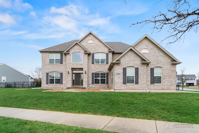 173 Hibiscus Lane