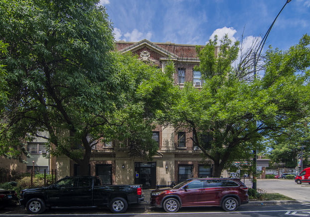 1414 W Pratt Boulevard Unit 216 Chicago, IL House Active - Photo 1 of 6. Opens carousel modal