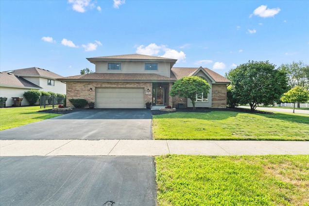 701 Downing Street New Lenox, IL House Active - Photo 1 of 40. Opens carousel modal
