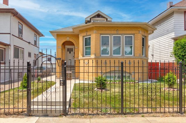 1308 N Waller Avenue