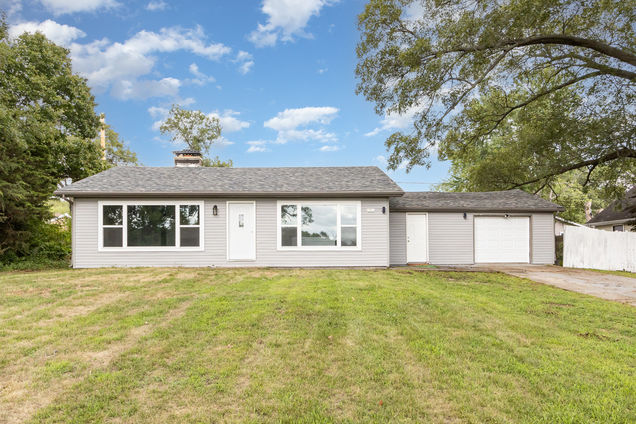 1953 Lakewood Drive Wilmington, IL House Active - Photo 1 of 22. Opens carousel modal