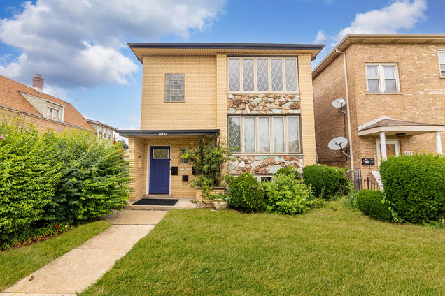 5626 W 64th Street Unit 2 Chicago, IL Apartment Active - Photo 1 of 11. Opens carousel modal
