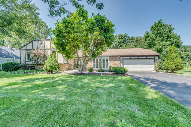 801 W Fabyan Parkway Geneva, IL House Active - Photo 1 of 36. Opens carousel modal