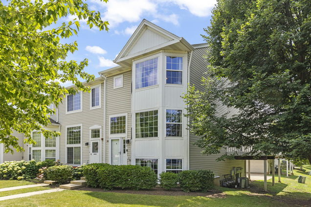1208 Fox Hill Lane