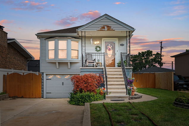 5740 W 87th Place