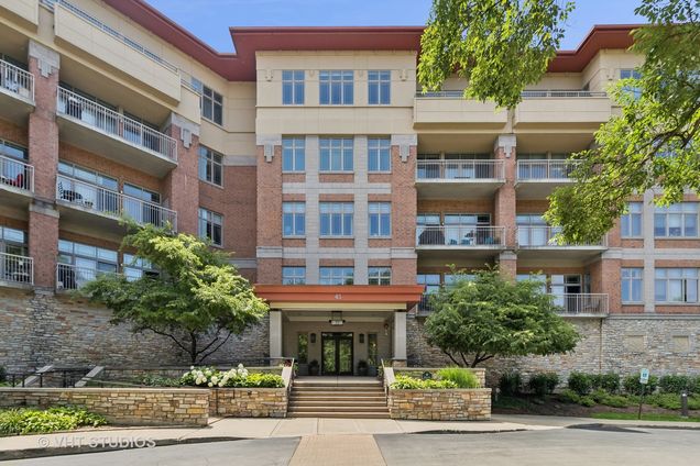 45 Prairie Park Drive Unit 206 Wheeling, IL Condo Active - Photo 1 of 22. Opens carousel modal