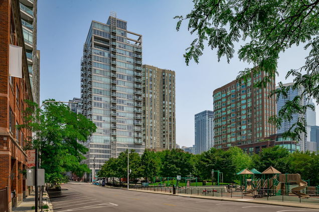 653 N Kingsbury Street Unit 2105 Chicago, IL Condo Active - Photo 1 of 24. Opens carousel modal