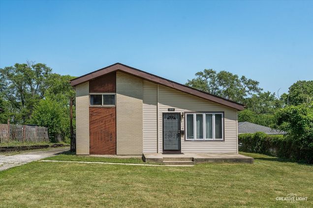 1533 Larry Lane