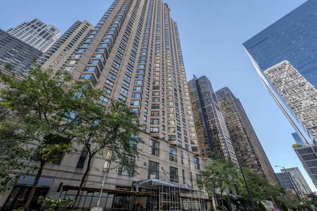 401 E Ontario Street Unit 1805 Chicago, IL Condo Active - Photo 1 of 26. Opens carousel modal