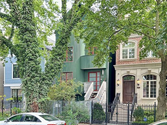 1321 W Henderson Street Unit 1F Chicago, IL Townhouse Active - Photo 1 of 20. Opens carousel modal
